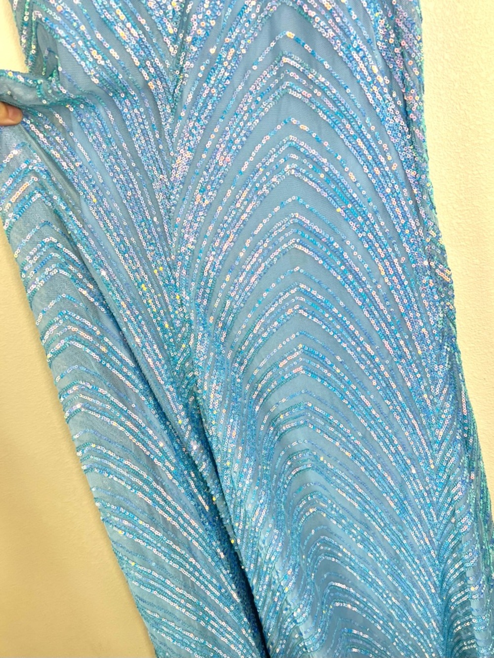 NEW Windsor Blue Sequin Mermaid Gown with Spaghetti Straps Open Back Large - Picture 11 of 11